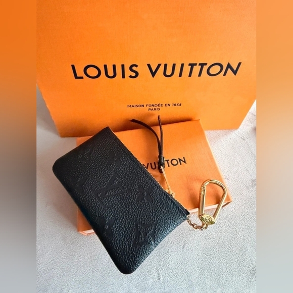 Louis Vuitton Key Pouch - Picture 3 of 7